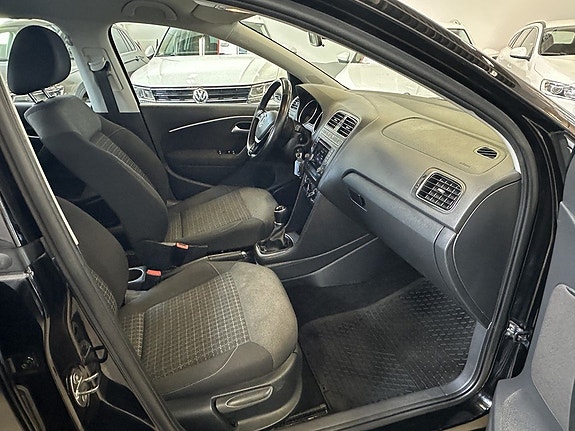 Volkswagen Polo 9 of 25