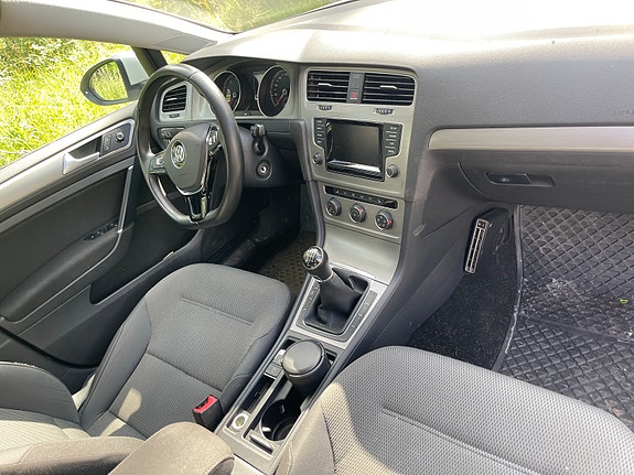 Volkswagen Golf VII 2 of 7