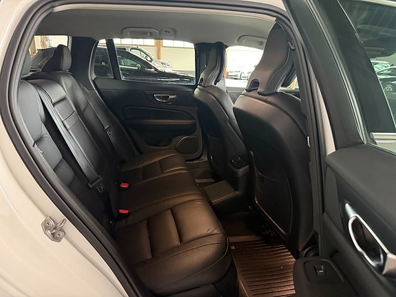 Volvo V60 18 of 29