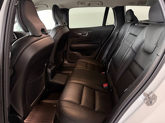 Volvo V60 21 of 29