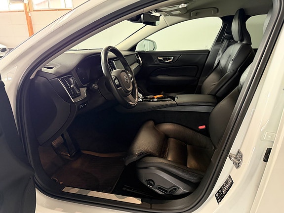 Volvo V60 22 of 29