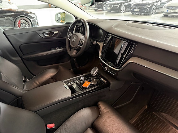 Volvo V60 20 of 29