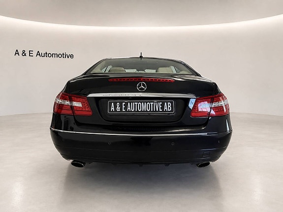 Mercedes-Benz E350 5 of 12