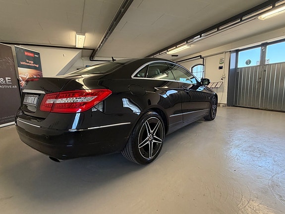 Mercedes-Benz E350 8 of 25