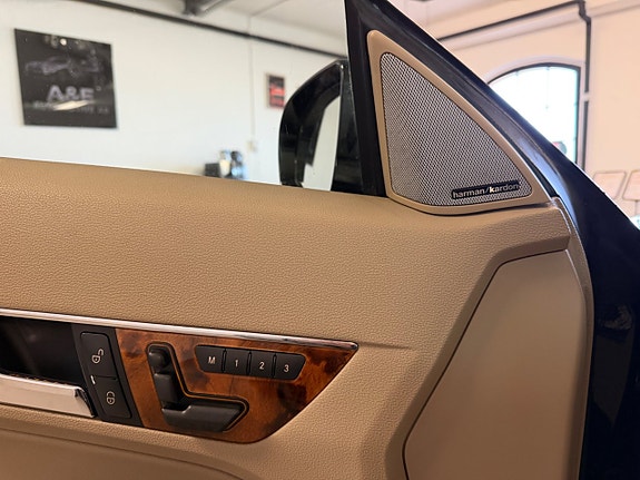 Mercedes-Benz E350 17 of 25