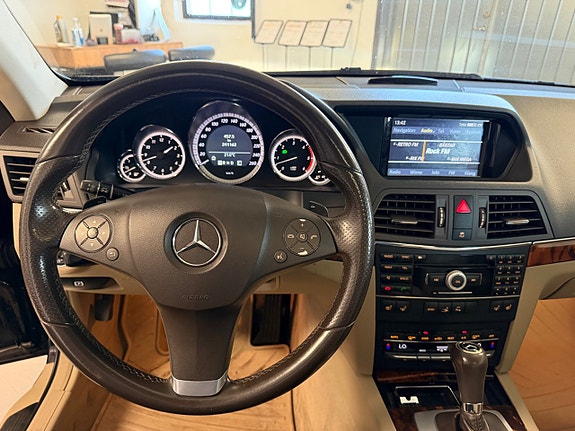 Mercedes-Benz E350 21 of 25