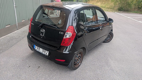 Hyundai i10 4 of 9