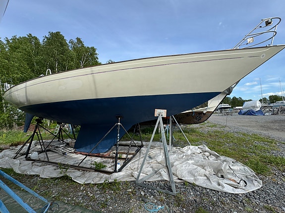 OE36 – klassisk segelbåt med vackra linjer - endast två ägare 10 of 12