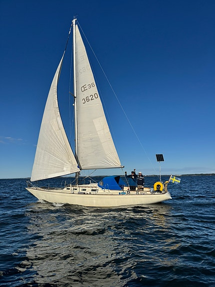 OE36 – klassisk segelbåt med vackra linjer - endast två ägare 3 of 12