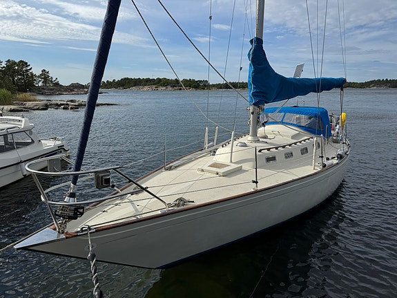 OE36 – klassisk segelbåt med vackra linjer - endast två ägare 2 of 12