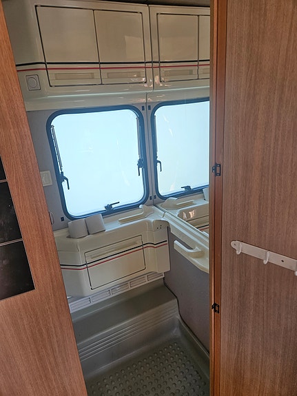 Adria Forma 460 5 of 8