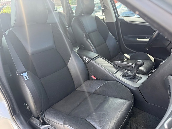Volvo V70 10 of 25