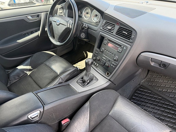 Volvo V70 9 of 25