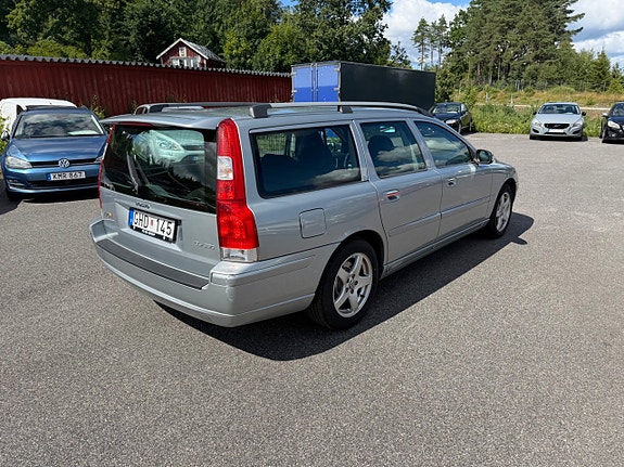 Volvo V70 6 of 25