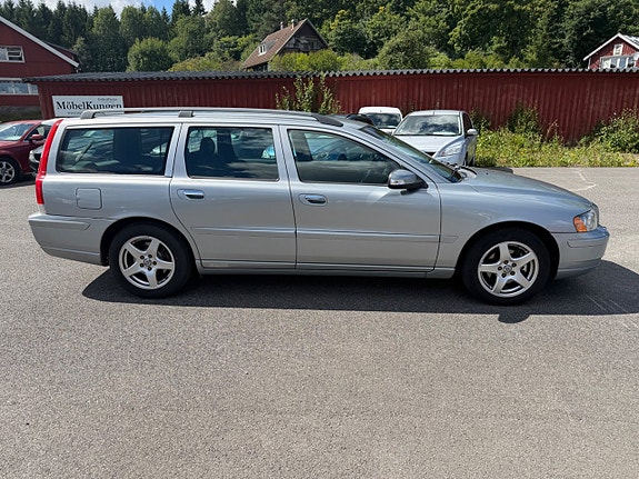 Volvo V70 5 of 25