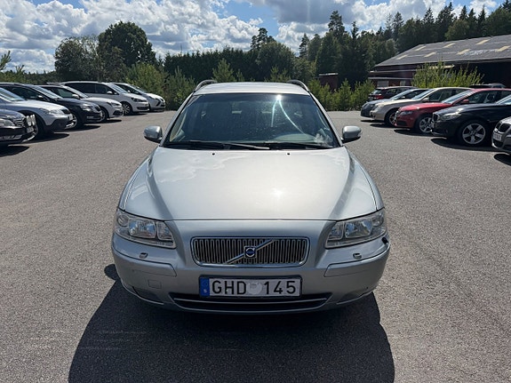 Volvo V70 8 of 25