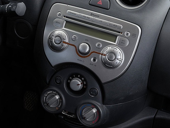 Nissan Micra 7 of 15