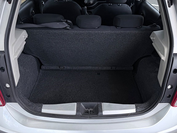 Nissan Micra 13 of 15
