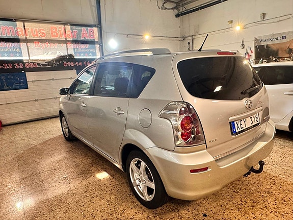 Toyota Corolla Verso 4 of 12