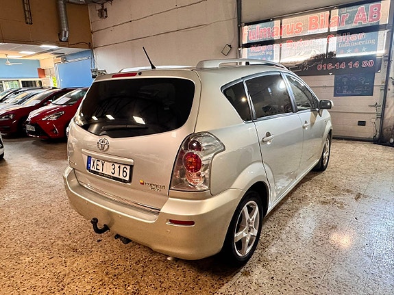 Toyota Corolla Verso 5 of 12