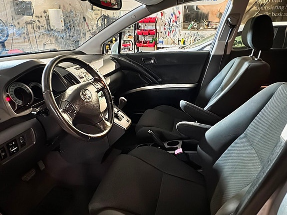 Toyota Corolla Verso 6 of 12