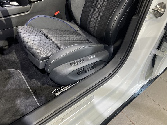 Volkswagen Passat 12 of 23