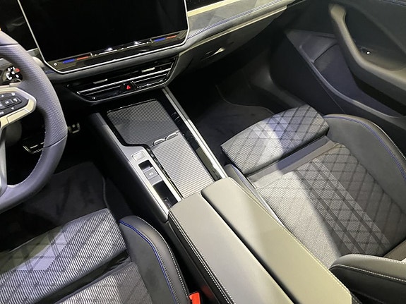 Volkswagen Passat 23 of 23