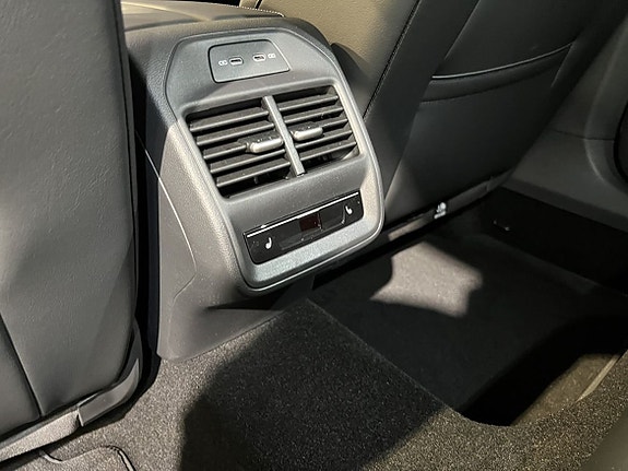 Volkswagen Passat 20 of 23