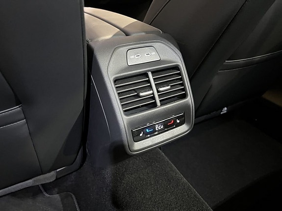 Volkswagen Passat 22 of 23