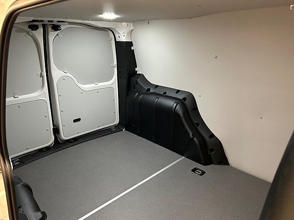 Volkswagen Caddy Maxi 10 of 21