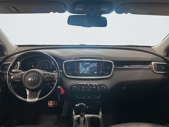 Kia Sorento 8 of 18