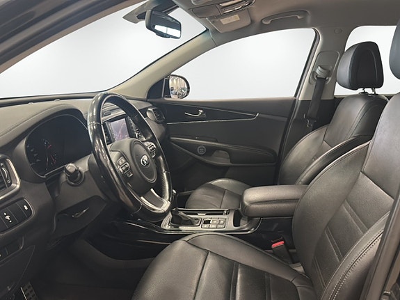 Kia Sorento 9 of 18