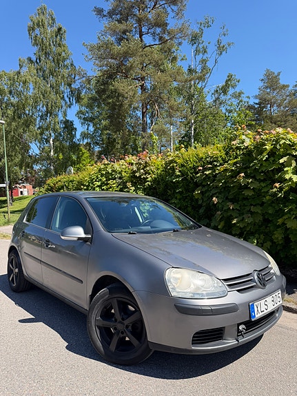 Volkswagen Golf V 4 of 5