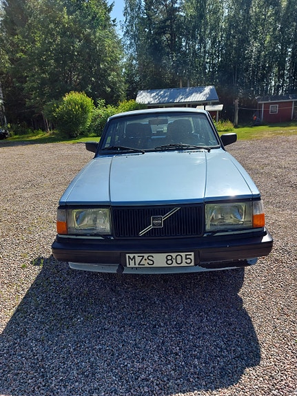 Volvo 240 5 of 9