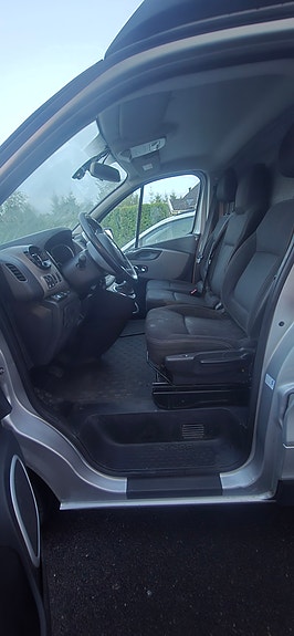 Renault Trafic 7 of 21
