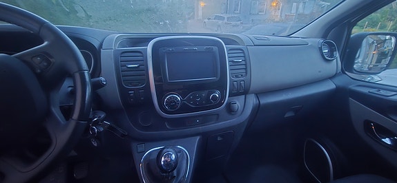 Renault Trafic 9 of 21