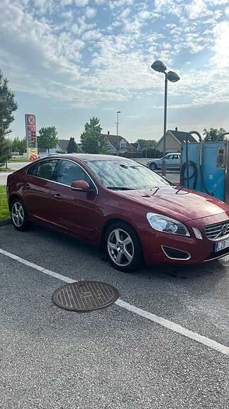 Volvo S60 3 of 11