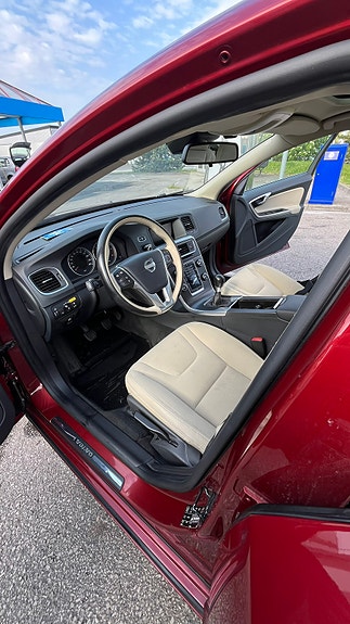 Volvo S60 7 of 11