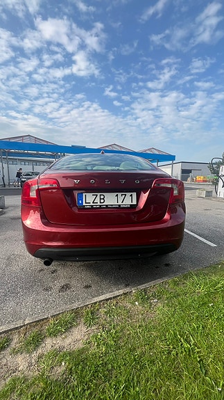 Volvo S60 5 of 11