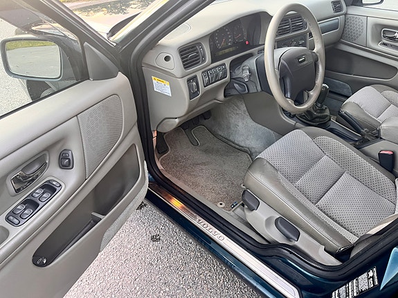Volvo S70 7 of 9