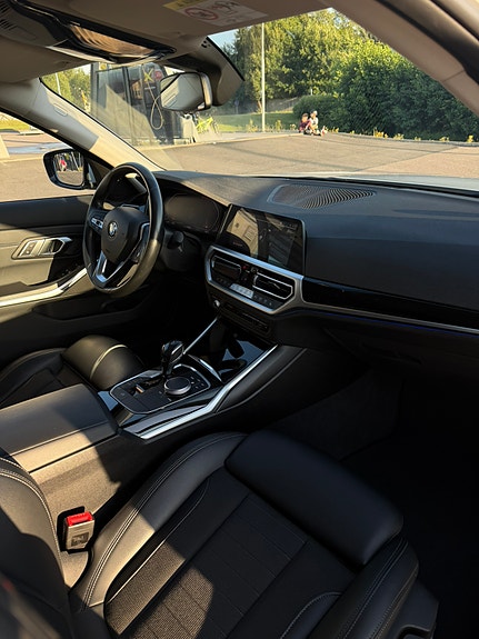 BMW 320d 10 of 18