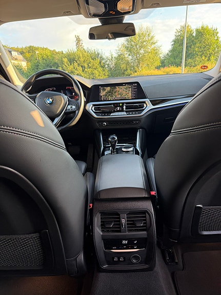 BMW 320d 11 of 18
