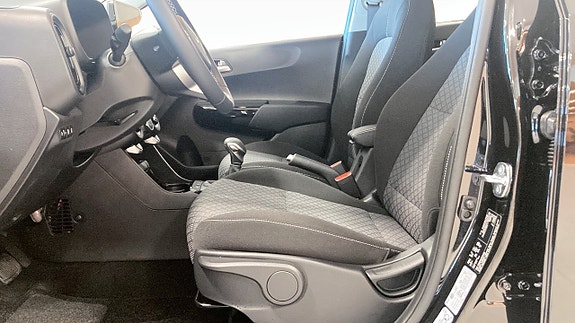 Kia Picanto 10 of 12