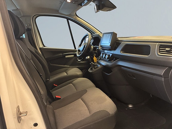 Renault Trafic 10 of 23