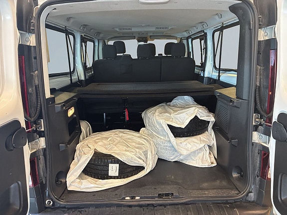 Renault Trafic 12 of 23