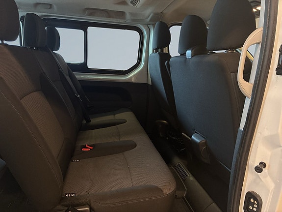 Renault Trafic 13 of 23