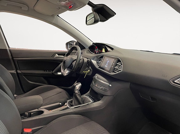 Peugeot 308 SW 14 of 19