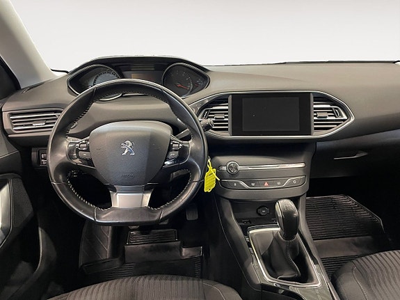 Peugeot 308 SW 10 of 19