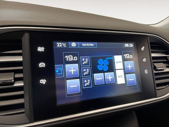 Peugeot 308 SW 16 of 19