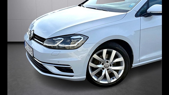 Volkswagen Golf VII 8 of 23